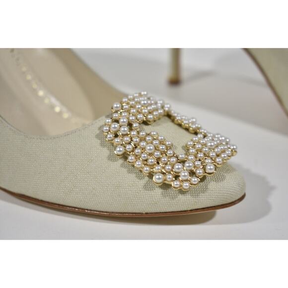 Manolo Blahnik Hangisi 70 Oatmeal Linen Pearl Jewel Buckle Low Heel Pump 39.5 - Picture 5 of 12